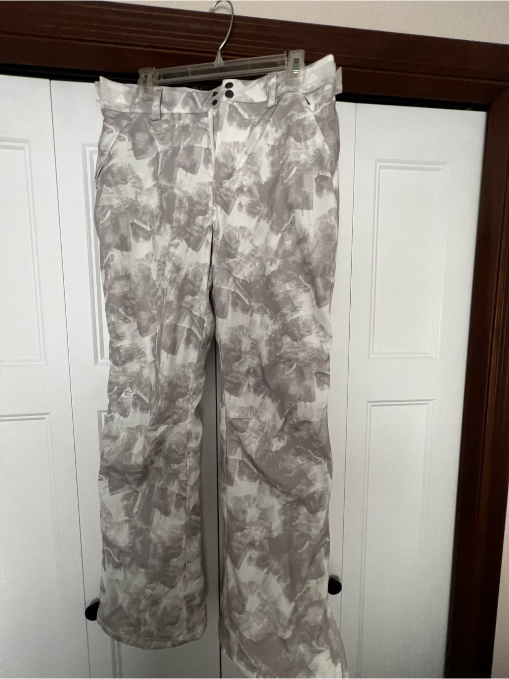 Women’s SNOW PANTS - Size Medium Gerrys